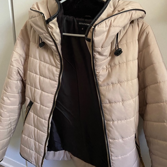 Cream puffer coat - Picture 3 of 5
